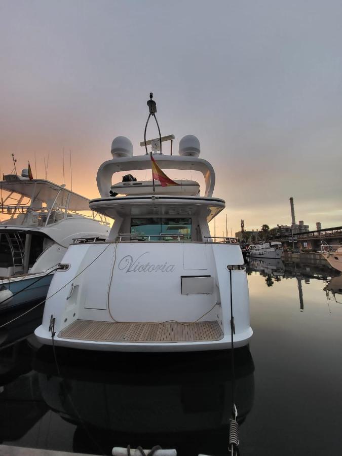 Hotel Yacht 20Metros San Adrián de Besós Zewnętrze zdjęcie
