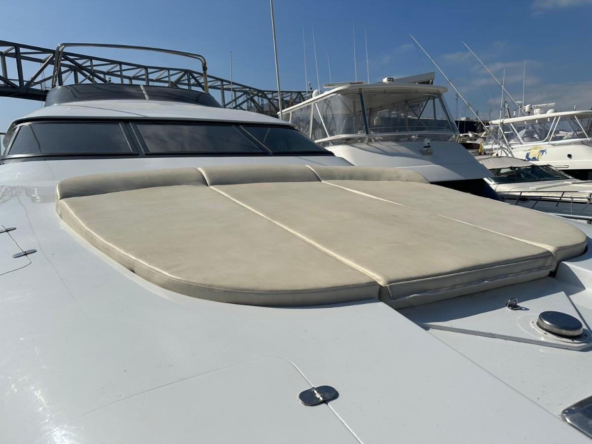 Hotel Yacht 20Metros San Adrián de Besós Zewnętrze zdjęcie