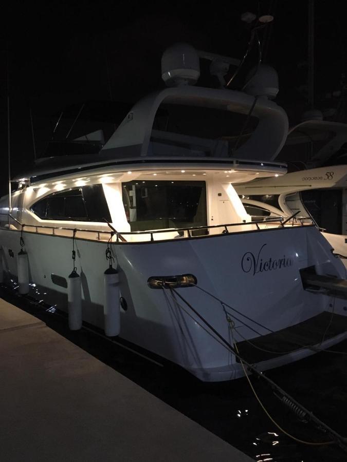 Hotel Yacht 20Metros San Adrián de Besós Zewnętrze zdjęcie