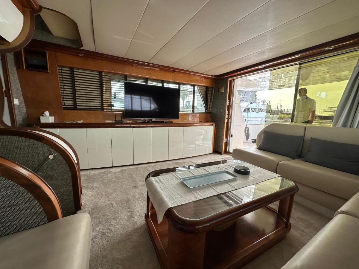 Hotel Yacht 20Metros San Adrián de Besós Zewnętrze zdjęcie